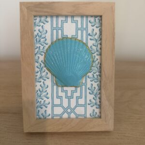 Turquoise Scallop on Coral Vine Lattice