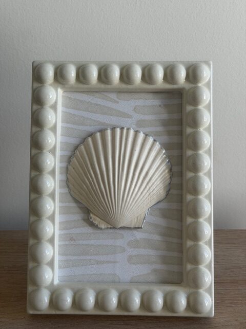 Natural Scallop on Ivory Wave in Cream Beaded Frame